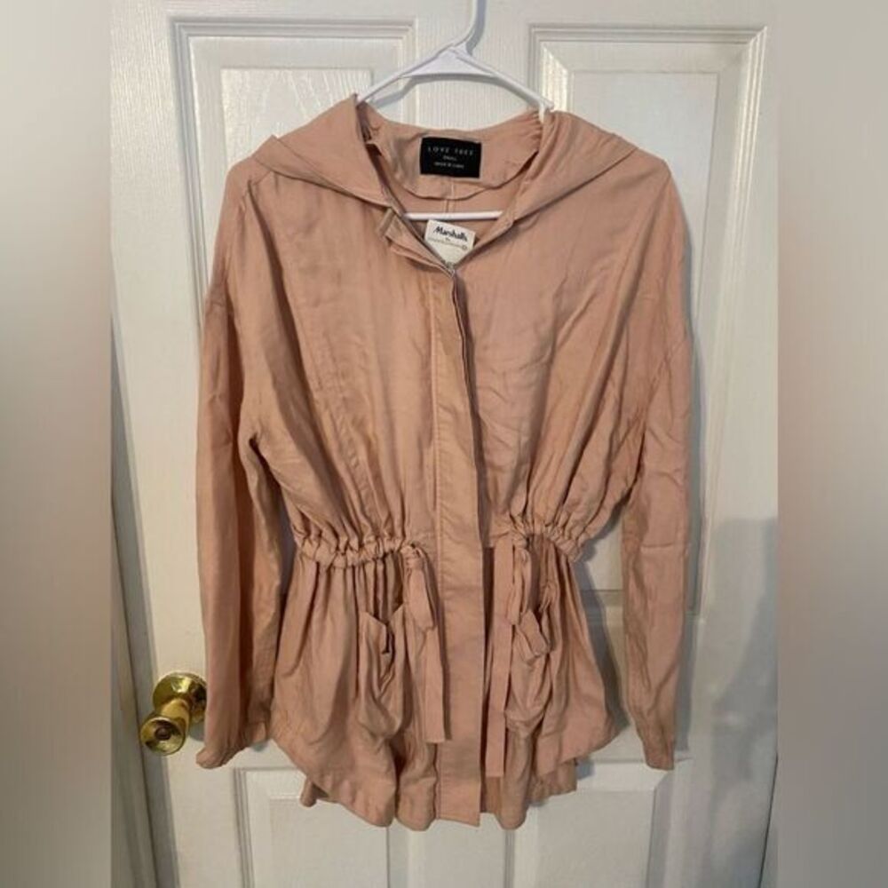 - Women’s love tree powder, pink zip up light weight jacket size‎ small